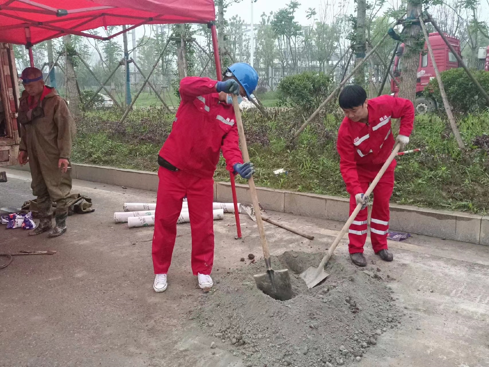 古城管道疏通哪家好】及时进行市政管道清淤