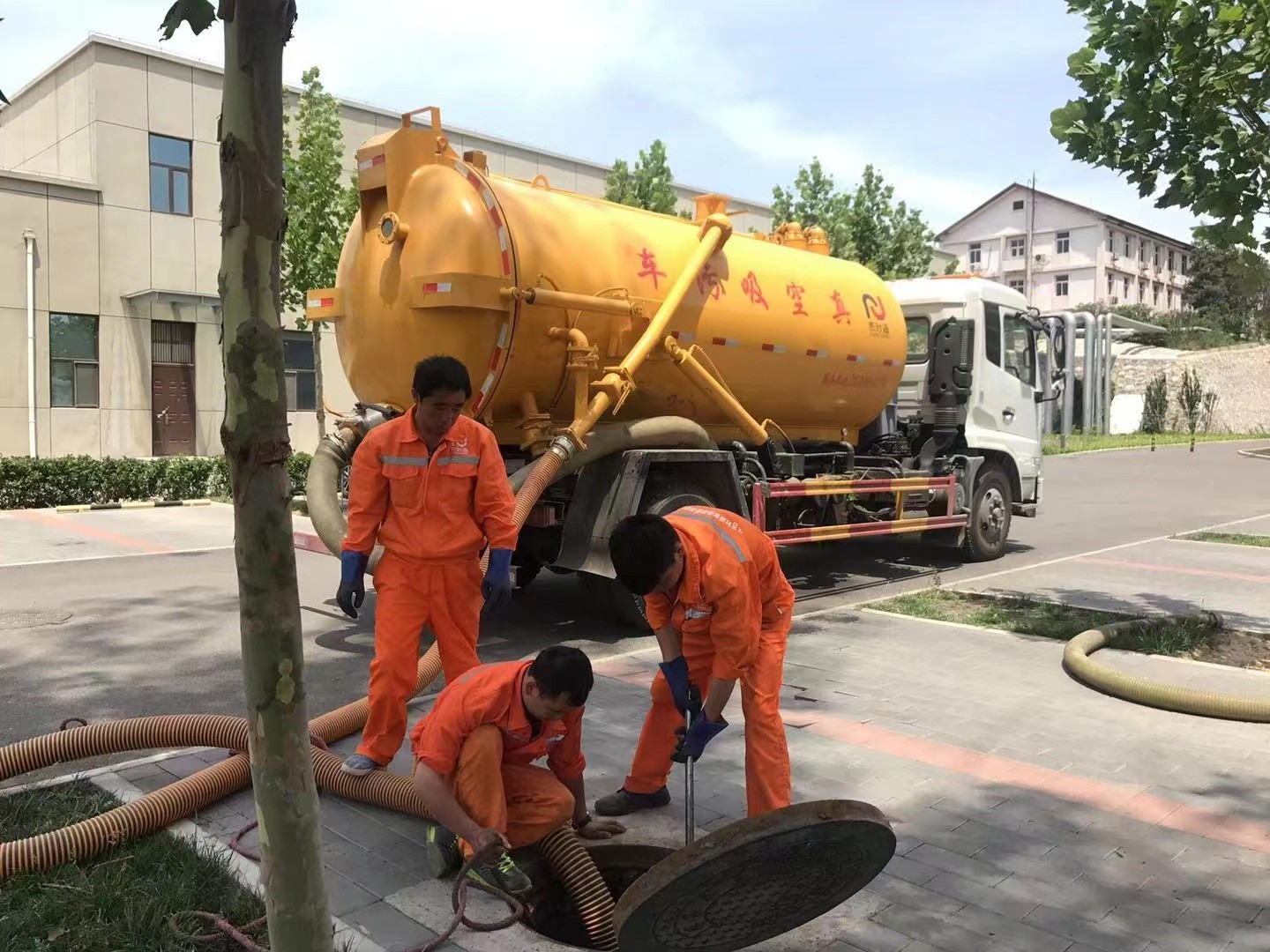 古城化粪池清理与5-8吨吸粪车施工效率分析